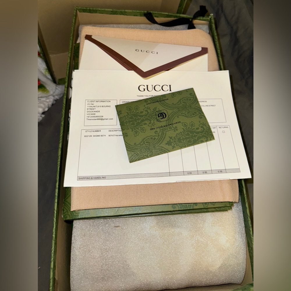 BNWT  size 41 Gucci Sneakers